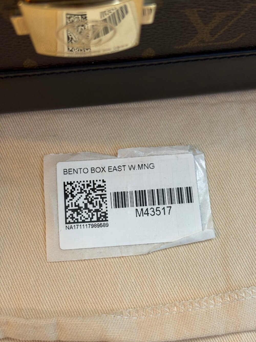 Louis Vuitton Reverse Monogram Bento Box TAG BAR CODE INCLUDED - Picture 4 of 5